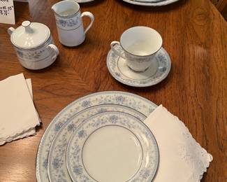 "Blue Hill" China for 6 + serving pieces