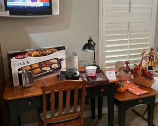 This desk chair and side table fit in many small spaces