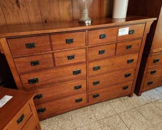 Dresser $200