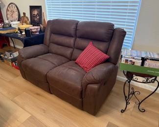 Loveseat recliner