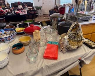 Glass measuring cups