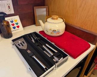 BBQ set, tea pot