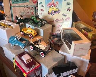 1995 Hallmark Kiddle Car Classic's Collection.