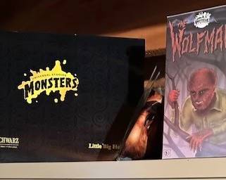 Robot House Universal Monsters, "the Wolfman" tin wind-up robot from 1991 FOA Schwarz Premier Collection Universal Studios Monsters Little Big Heads action figure.
