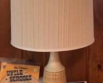 Mid Century Modern ceramic table lamp.