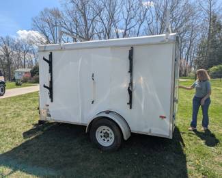 Heavy Duty Axel Tool Box in Front, Ladder Racks