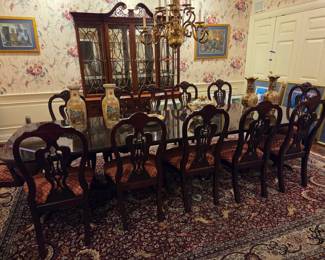Thomasville 12 chair dining table with 3 leaves