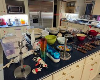 Full kitchen. Lots of unopened pots and pans