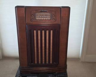 Philco Radio-Phonograph Model 47-1230