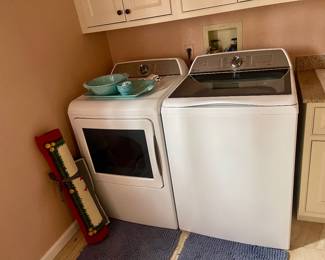 Washer/Dryer Like  New GE