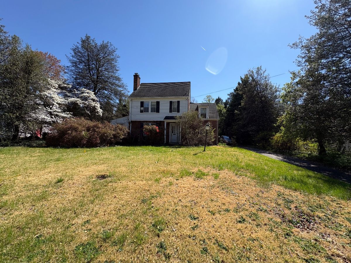 HUGE house in Chevy Chase View.  Owner collected beautiful vintage things for 60 years!