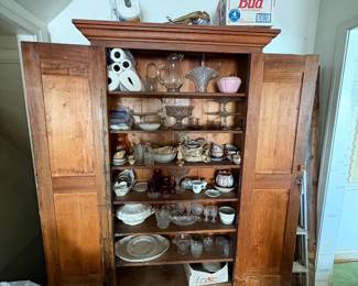 Vintage Kitchen hut full of treasures!