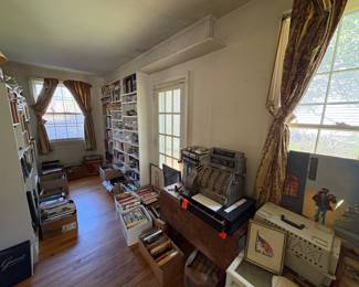 A beautiful vintage cash register!
