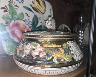 Italian cover dish ceramic dish