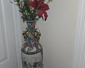 Beautiful Asian vase