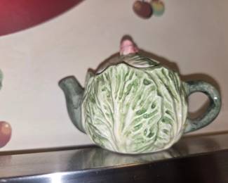 Tea pot