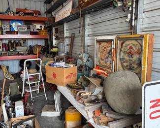 Second shop full with collectibles 