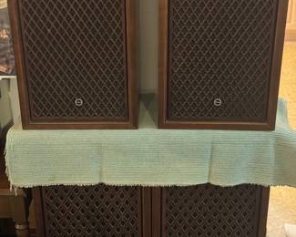 Sansui SP-100 speakers