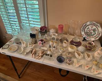 Various items located in dining room 