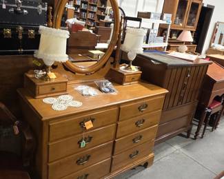 Vintagle dresser Mirror