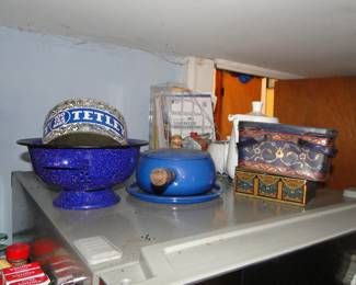 Tins and kitchenware