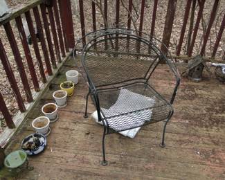 Iron patio set table and 5 chairs