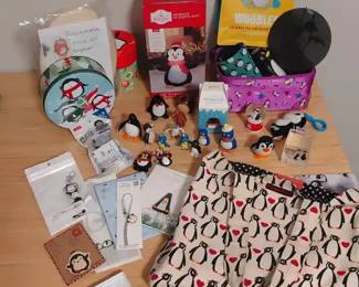 Penguins Attention Collectibles