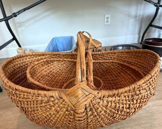 Vintage Buttocks Gathering Basket Set
