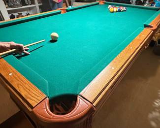 8' Brunswick Oak Pool Table with Green Felt