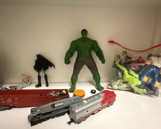 Marvel The Incredible Hulk 13" Poseable Action Figure and Assorted Collectibles Lot