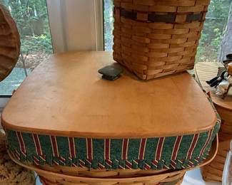 Longaberger Woven Traditions Picnic Basket with Lid and Liner