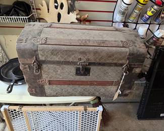 Antique Steamer Trunk / Travel Trunk