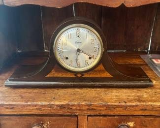 Beautiful antique clock in excellent working condition