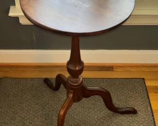 Antique 3 leg table