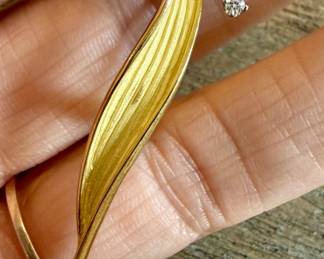 14K Gold Pin
