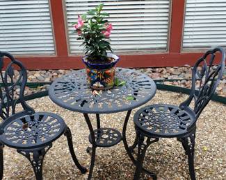 Cute Patio Set for Two!