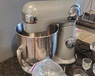 Cuisinart Stand Mixer with Attachments