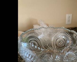 Vintage LE Smith large punch bowl and cups $75