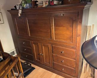 Fantastic Murphy style desk