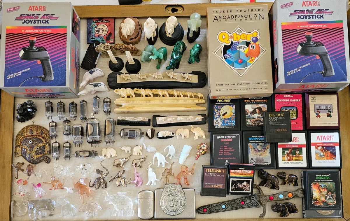 Vintage Atari games & accessories & MORE !