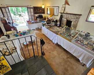 1,000's upon 1,000's of vintage items of all sorts.