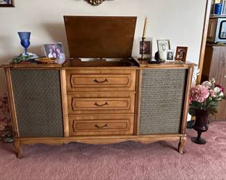 Sears Silvertone Stereo Console with Turntable and AM or FM Radio second image