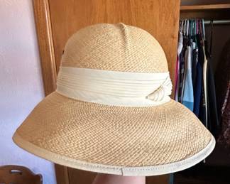 Womens Vintage Straw Cloche Sun Hat with Ribbon