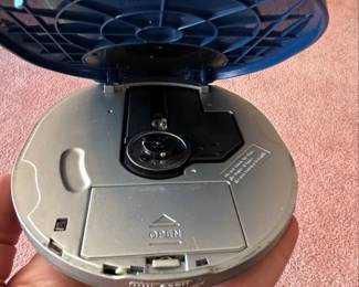 Durabrand CD Portable CD Player third image