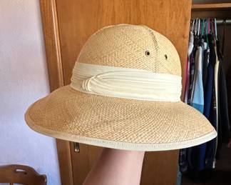 Womens Vintage Straw Cloche Sun Hat with Ribbon second image