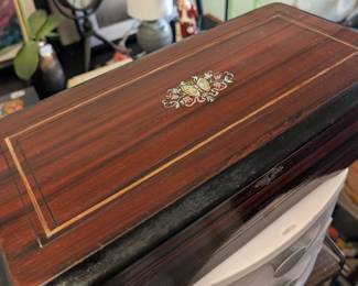 Antique Music Box Pic #1 of 4