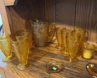 Tiara Amber Daisy/Sandwich Pitcher and Tea Glasses, Tea Light Holders