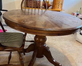 Oak Pedestal Table - there is a leaf also