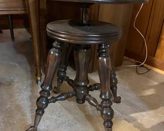 Adjustable Piano Stool