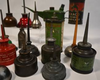 Thumb oil cans; vintage and antique